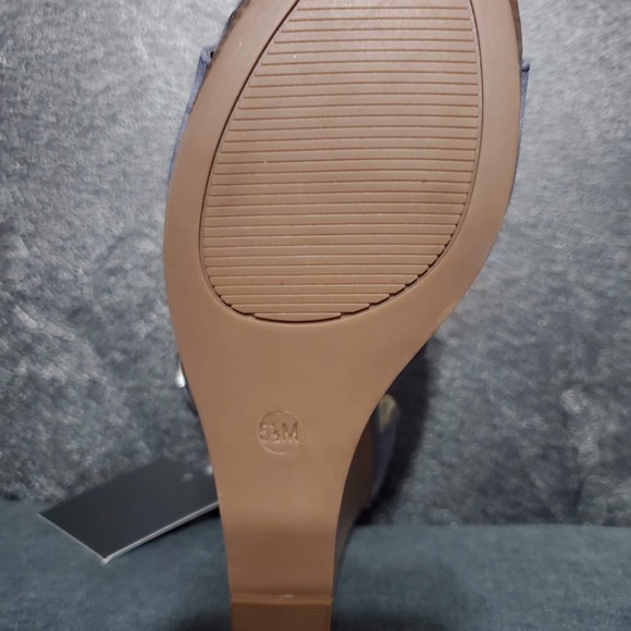 Heels(wedges) - Picture 3 of 3